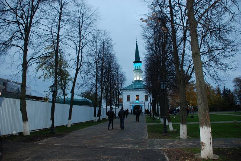 Кировский мечеть. Мечеть Кировского района. Мечеть при духовном управлении Уфа. Охрана или мечеть Кировской области. Мечети Кировской области что там делают.